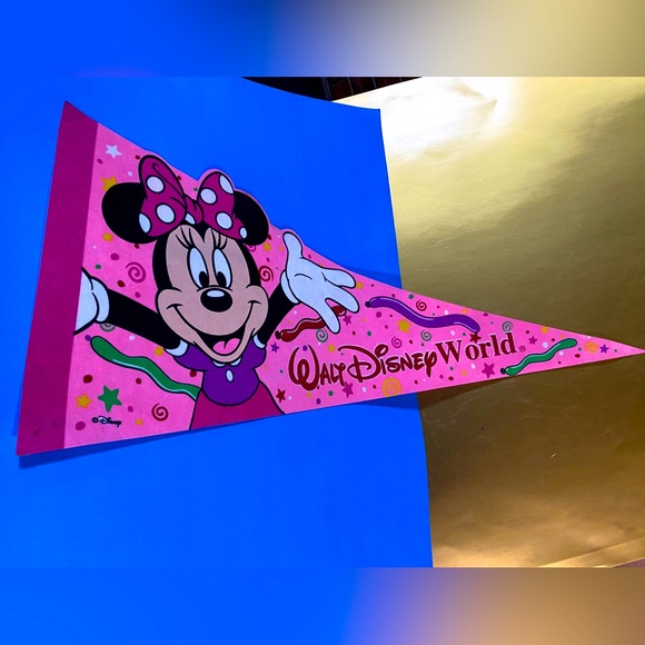 WALT DISNEY WORLD VINTAGE 90’s MINNIE MOUSE PINK SOUVENIR PENNANT FLAG LG 30” - Picture 7 of 12